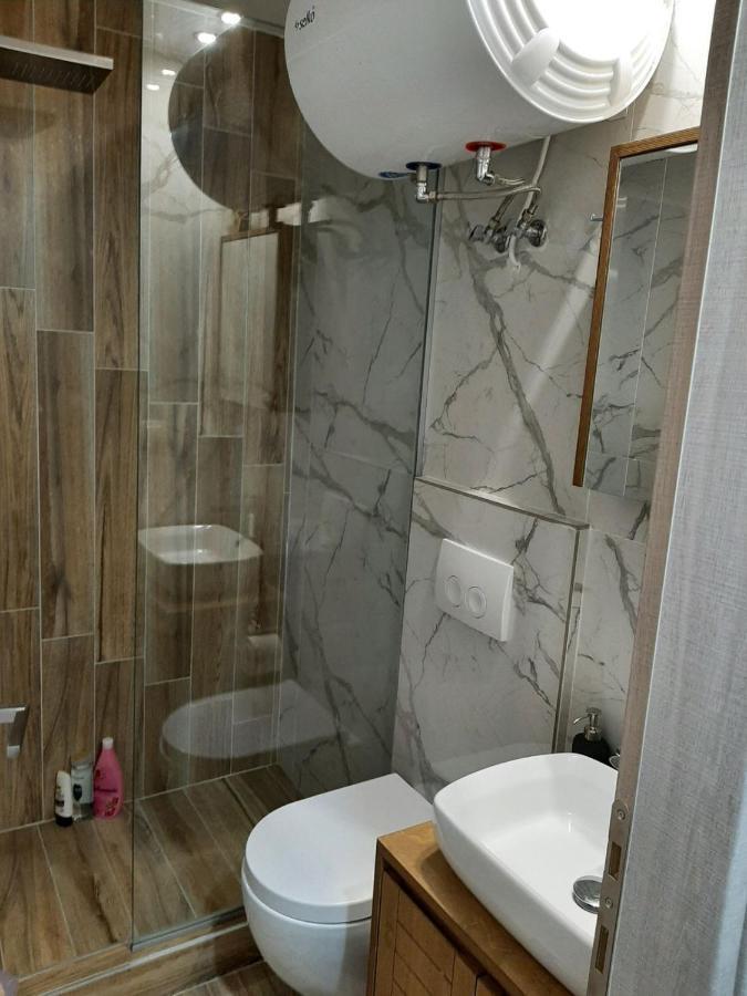 Vali_Skg Studio Thessaloníki Luaran gambar